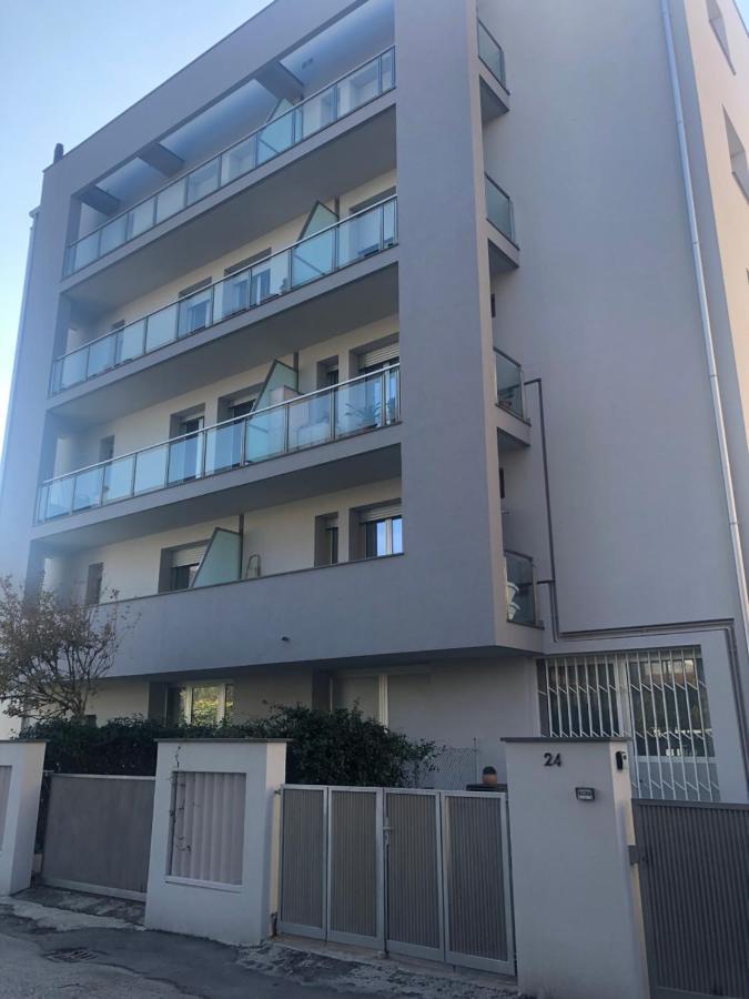 شقة A Casa Minerva ريميني المظهر الخارجي الصورة
